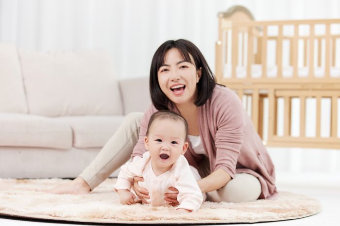 1645422056639959.jpg 攝圖網(wǎng)_501728694_開心的嬰兒寶寶和月嫂形象(企業(yè)商用).jpg