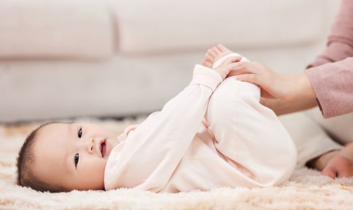 1645610008209331.jpg 攝圖網(wǎng)_501728696_給嬰兒寶寶撫觸按摩(企業(yè)商用).jpg